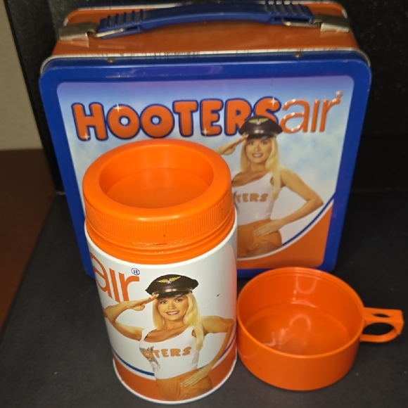 Rare Hooters Air Blue and Orange Lunchbox with Thermos And Hat - Picture 5 of 10
